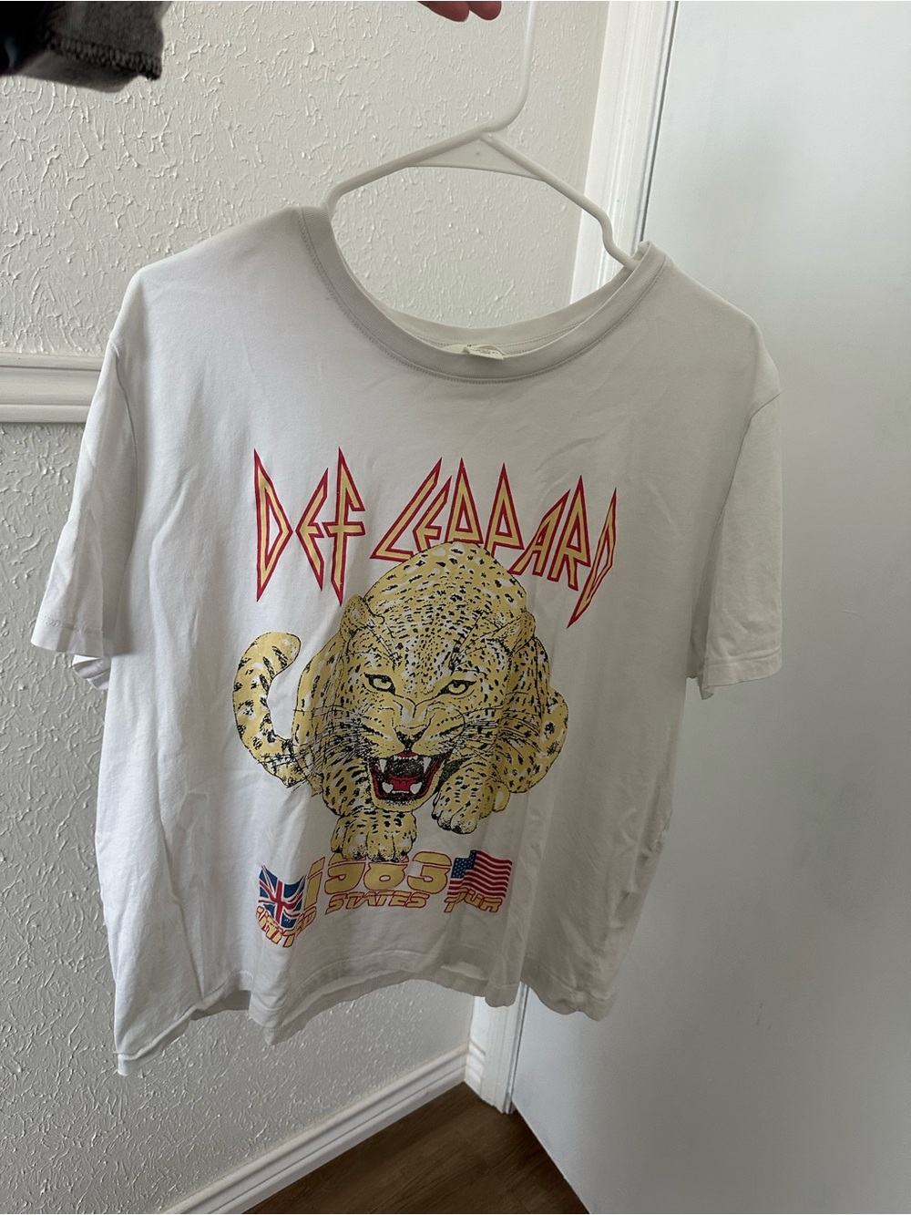 Women's H&M Def Leppard White Graphic Tee